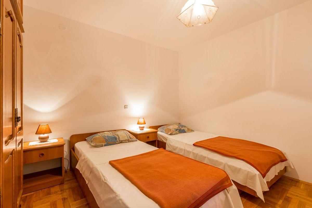Apartments Pradolando พูลา ภายนอก รูปภาพ
